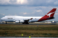 Qantas B747-438 VH-OJL LHR 10/08/1996