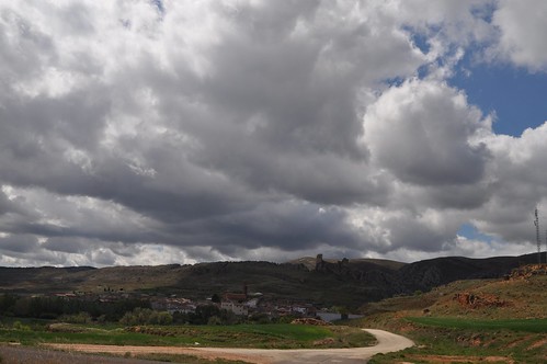 castle del landscape town day y cloudy pueblo paisaje dia covered nubes comun castillo partly claros cubierto huesa