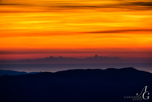 sunset red sea italy mountains clouds grande view dusk croatia away gran distance far adriatic distant dalmatia corno apennines sasso dinara dinaricalps troglav duvjakusa