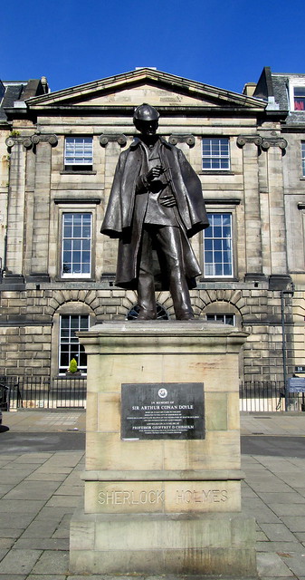 Sherlock Holmes Statue