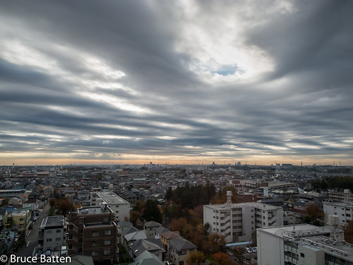 locations machida urbanscenery crepuscularrays subjects campuses cloudssky atmosphericphenomena obirin buildings japan tokyo jp honshu
