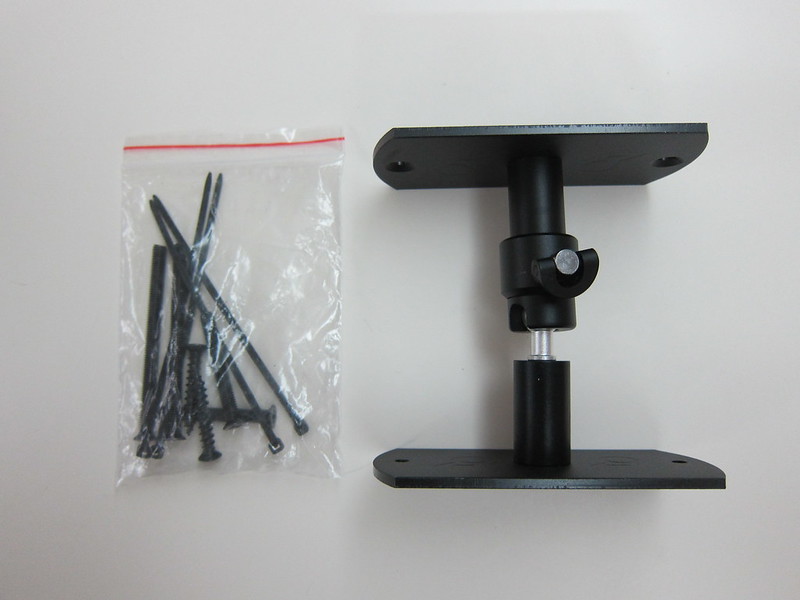 Black Ball Joint Wall Mount - Contents
