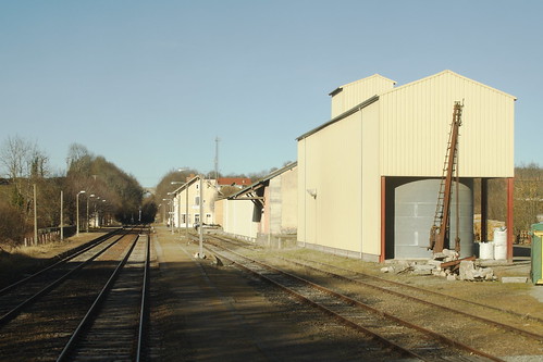 france building station track trains disused siding railways sncf auzances goodsyard lostlines lignedebourgesàmiécaze sncfusselmontluçonville