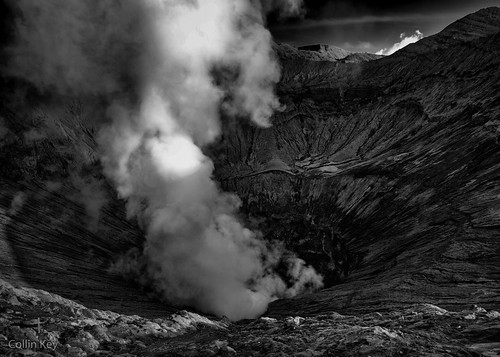 bw indonesia volcano java crater idn mountbromo seaofsand tenggercaldera