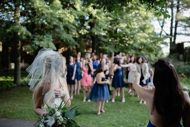 Wedding in Montreal - Midnight blue, black, gold, neon accents Summer Wedding | fabmood.com
