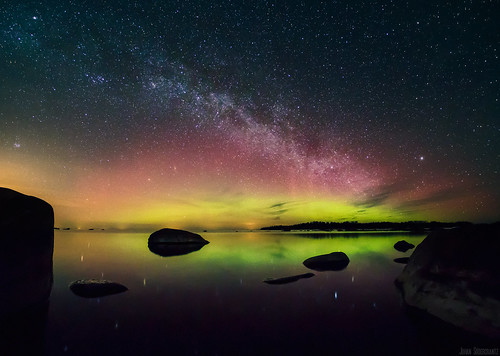 Milky way and decaying aurora