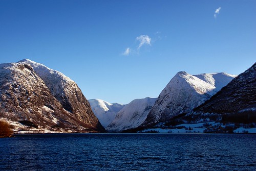 lake mountains water norway europe fjell vatn sogn noreg jølster frshwater kjøsnesfjorden