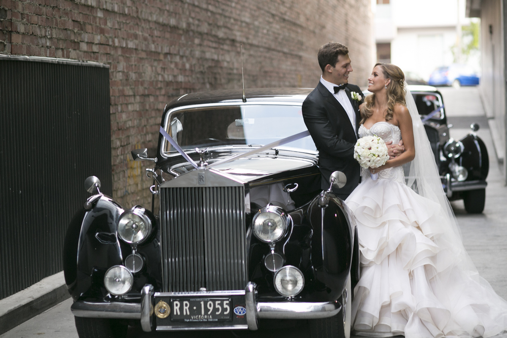 Timeless ,elegant & classic with a touch of glamour Wedding in Melbourne | Photo by Blumenthal Photography. | I take you - UK wedding blog #elegantwedding