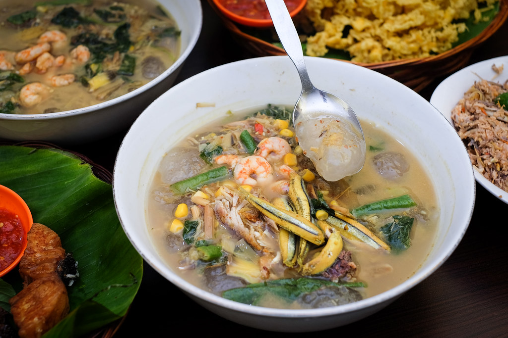 Makassar Food: Kapurung Kasuari