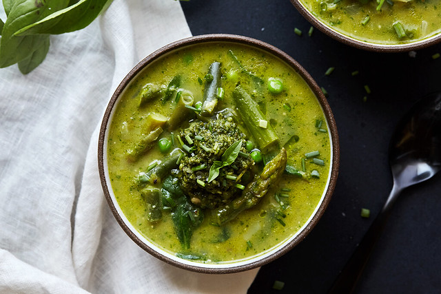 Spring Green Minestrone Soup with Basil Pesto {Gluten-free}
