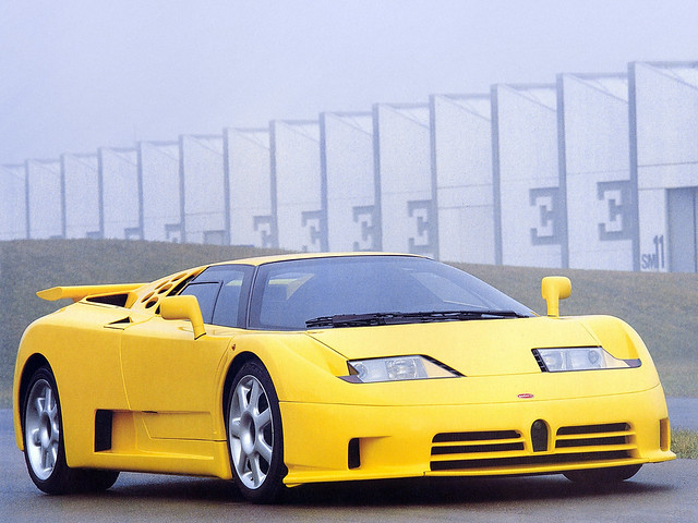Жёлтый Bugatti EB110 SS. 1993 – 1995 годы