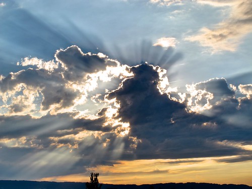 sunset sky clouds canon skyscape schweiz zurich august sunrays rayoflight g12 schwitzerland zürich canonpowershotg12