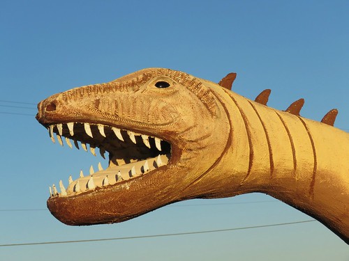 arizona sculpture route66 highdesert holbrook dinosaurs smalltown fauxdinosaurs