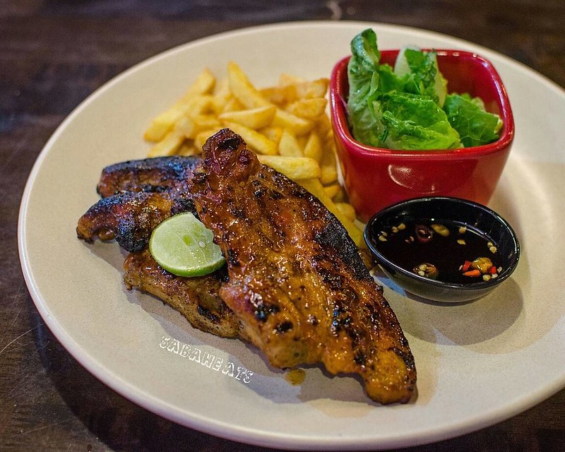 Fatty pork chop for dinner?? at Jacknife. The meat is tender and well marinated. Delicious and big portion. Is this the best pork chop in KK????? ?Jacknife Bar & Grill, Plaza 333 ?RM25.90 for pork chop