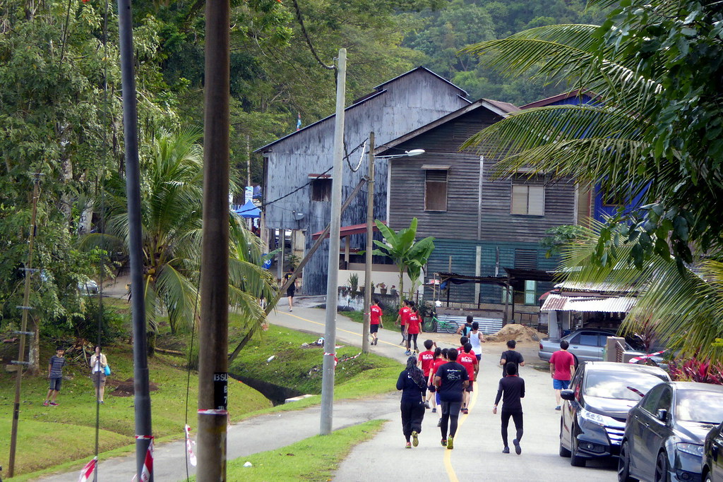Runners in Sungai Lembing