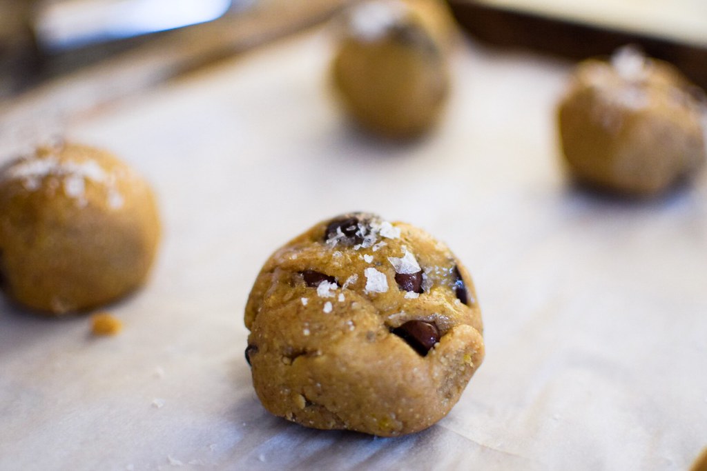Bourbon-Soaked Cherry Chocolate Chip Cookies with Rye Flour slcFLAKE