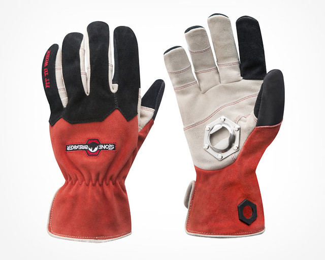 tailgating-gloves-with-a-bottle-opener-on-the-palm