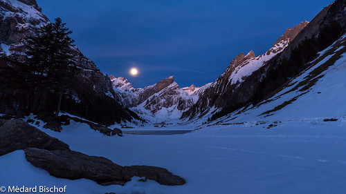 moon snow sunrise schweiz ch säntis alpstein wasserauen seealpsee appenzellerland appenzellinnerrhoden