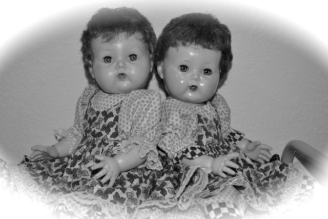 Tiny Tears Twins