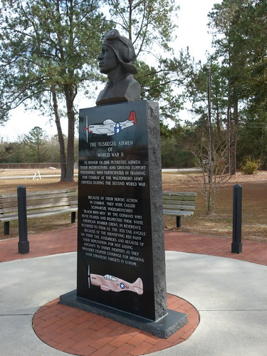 monument statue airport walterborosc tuskegeeairman