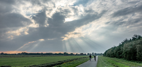 sun grass clouds landscape rays beams bikers middendelfland drawingsun