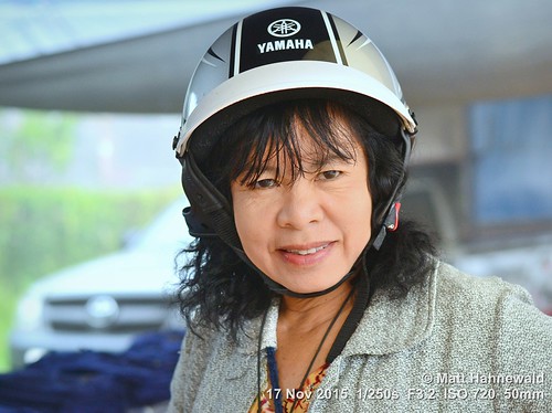 facingtheworld asia northernthailand chiangdao tuesdaymarket people portrait smiling thaiwoman thaismile marketwoman friendliness landofsmiles worldcultures travel tourism eyecontact colour market motorcyclehelmet nikond3100 headshot ©matthahnewaldphotography ethnic ethnicportrait 43aspectratio oneperson fabulous primelens humanface nikkorafs50mmf18g woman female photography photo image horizontalformat portraiture enface frontview colourful cultural thailand character personality realpeople human humanhead posing facialexpression consent empathy rapport encounter relationship emotion mood environmentalportrait travelportrait adult incredible authentic attitude humaneyes favourite outstanding fantastic awesome excellent superior 50mm outside closeup street