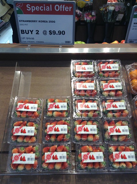 韩国草莓9.9新元/2盒