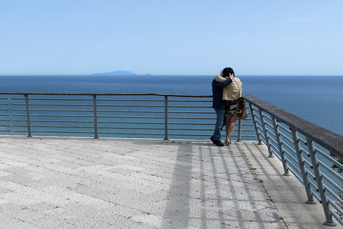 blue sea sky italy kiss italia mare terrace blu lovers cielo railing ventotene bacio coppia sperlonga terrazza amanti ringhiera antomarto ntomarto