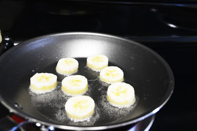 Fried bananas with Honey and Ice cream Recipe - Step4