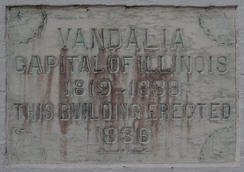 illinois capitol courthouse vandalia