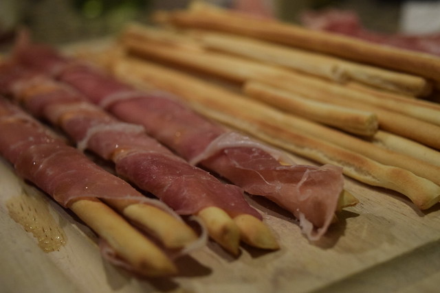 Oscar Party: Prosciutto Wrapped Breadsticks