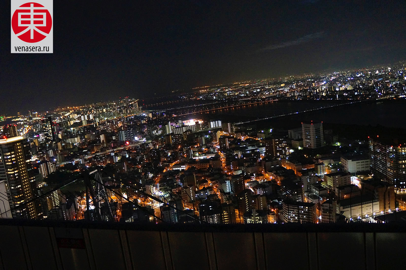 Умэда скай билдинг в Осака, Umeda Sky Building, 梅田スカイビル, Осака, Osaka, 大阪, Япония, Japan, 日本.