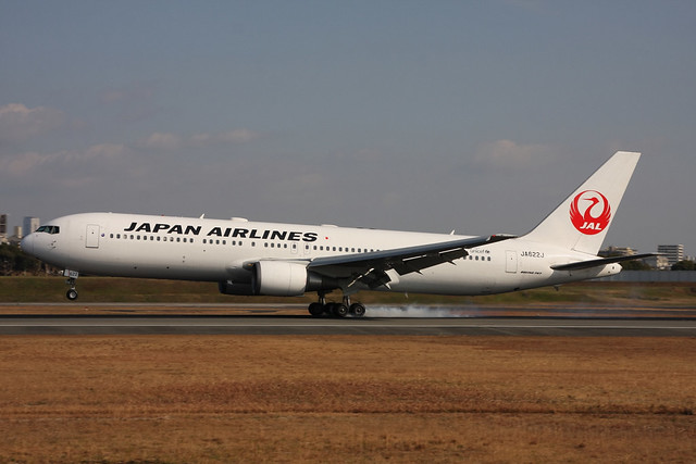 Japan Airlines JA622J