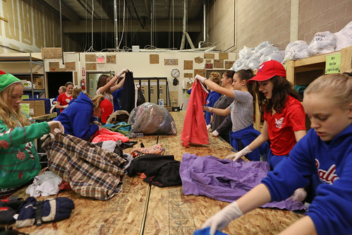2015-12-16 U14AA Team White - Mustard Seed - Sorting clothes