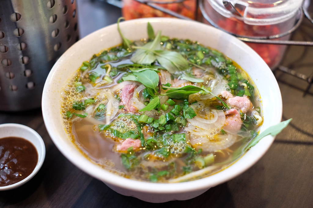 Long Phung Vietnamese Restaurant: Pho Tai (beef steak slices cooked rare, along with rice noodle in soup)