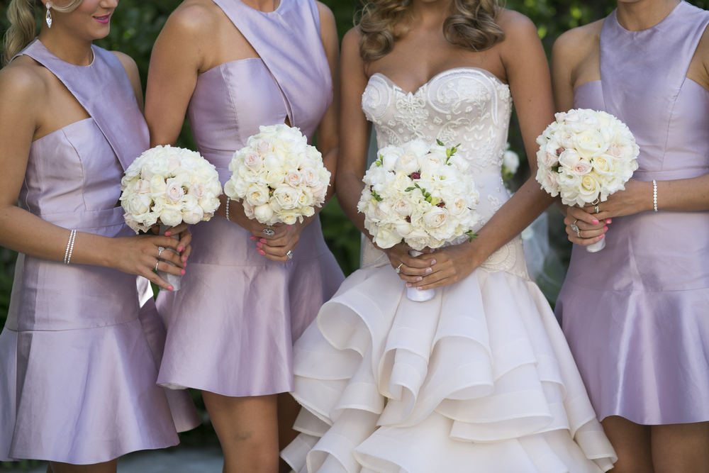 White wedding bouquets for a glamour Wedding in Melbourne | Photo by Blumenthal Photography. | I take you - UK wedding blog #elegantwedding