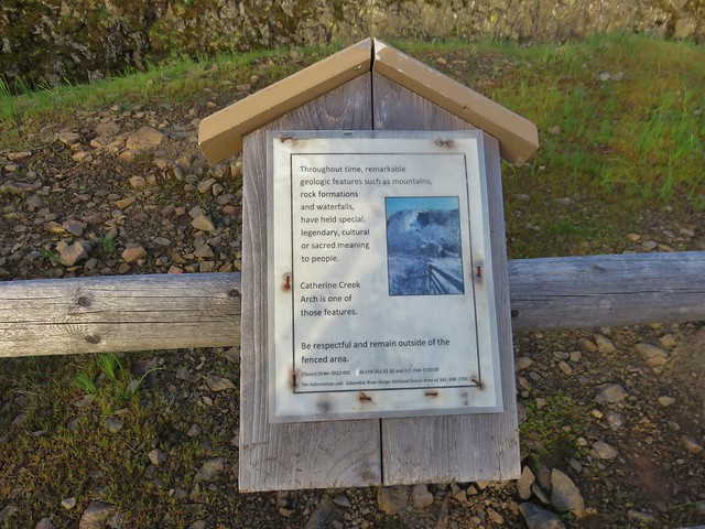 Sign near the Catherine Creek Arch