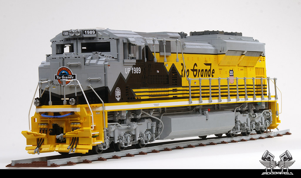 Union Pacific EMD SD70 Ace Locomotive in Lego, scaled 1:16