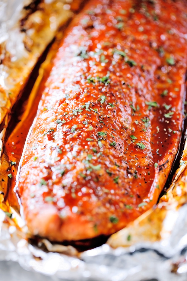 Firecracker Baked Salmon in Foil - An easy baked salmon recipe that takes just 30 minutes to make and is sure to be a crowd pleaser! #bakedsalmon #salmon #salmoninfoil | Littlespicejar.com