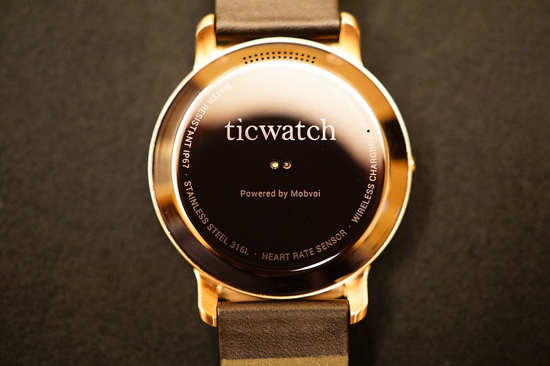 Ticwatch 黑曜金 傳統手錶型智慧錶開箱分享