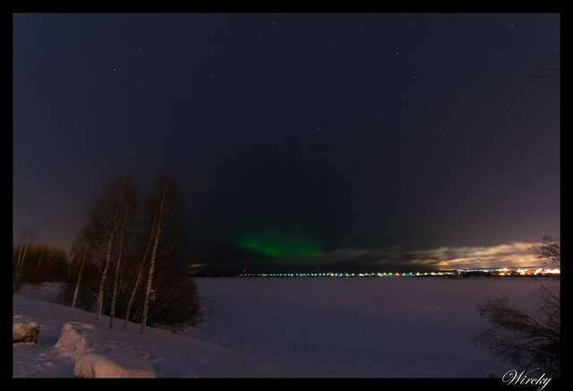 Aurora boreal desde Arktikum en Rovaniemi