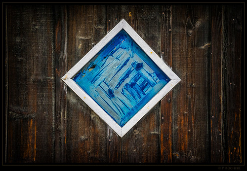 wood blue brown window germany bayern deutschland bavaria nikon fenster braun blau holz lam bayerischerwald 2016 d5300 16300mm tamron16300mmf3563diiinafvcpzdmacro