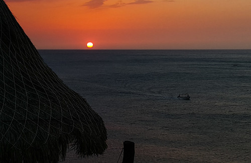 sunset beach sunrise canon colombia silhouettes 7d taganga canon7d leaningladder