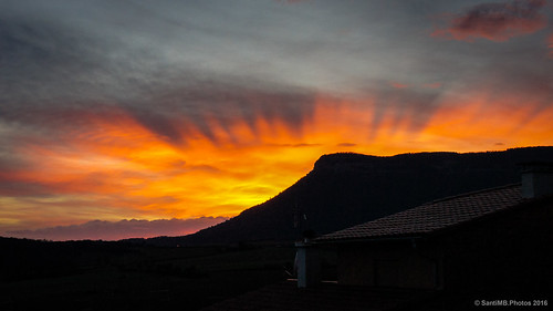 roof winter sunset españa clouds geotagged atardecer nubes invierno tejado esp cataluna 2ig avià 2tumblr 2blogger geo:lat=4207737373 geo:lon=182150424