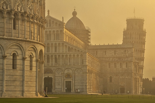 italy misty sunrise cathedral pisa explore tuscany leaningtower canoneos60 andreapucci