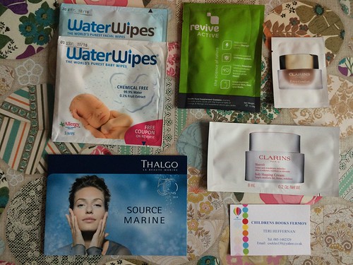 The latest Clogger plethora of free blogger goodies. Sadly, I almost never wear makeup so don't even know what some of this is/does. But it is so pretty.
