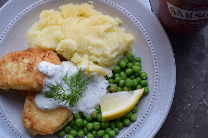 Beer battered halloumi, mash with dill/chives/lemon-sauce