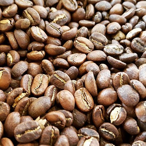More Single Origin coffees just came out 
of the roaster. Come get 'em! In the photo: Guatemala Patzun - 
Finca Santa Anita. #caffedbolla #singleorigin #coffeeroaster 
❤☕❤