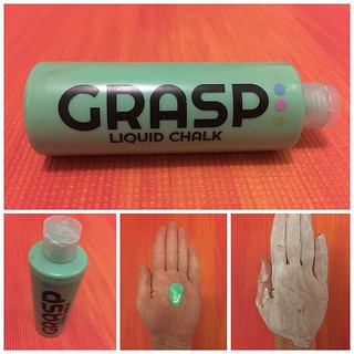 Gave my @graspfit liquid chalk a try this morning! No more hand slippage in downward facing dog 😄More testing to follow tonight at my yoga class #yoga #yogaeverydamnday #yogaforrunning