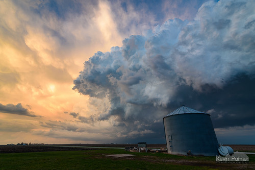 sunset orange sunlight storm color industry weather clouds gold golden evening march illinois spring colorful stormy farmland silo thunderstorm thunder cumulonimbus stormchasing 2016 tokina1628mmf28 nikond750